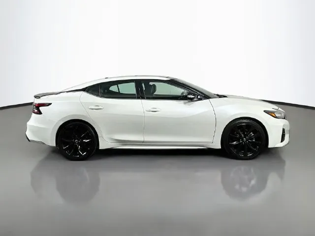 Nissan Maxima photo 5