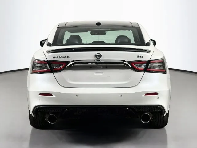 Nissan Maxima photo 8