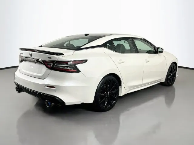 Nissan Maxima photo 6
