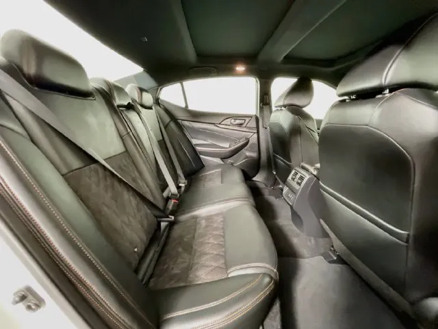Nissan Maxima photo 19