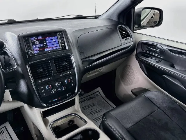 Dodge Grand Caravan photo 13