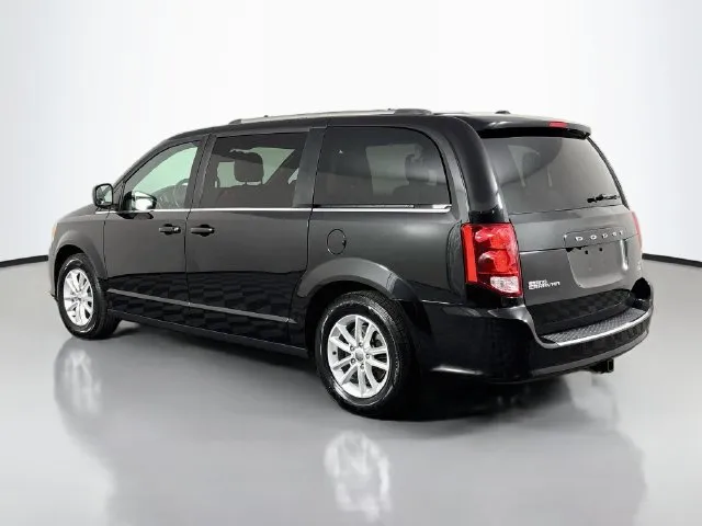 Dodge Grand Caravan photo 3