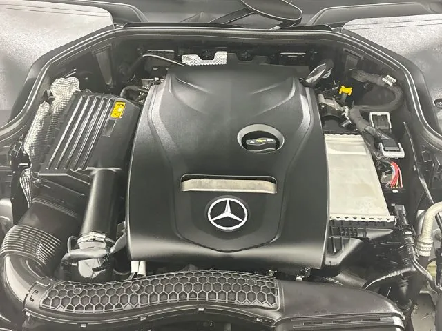 Mercedes-Benz E-Class photo 32