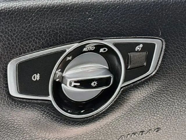 Mercedes-Benz E-Class photo 26