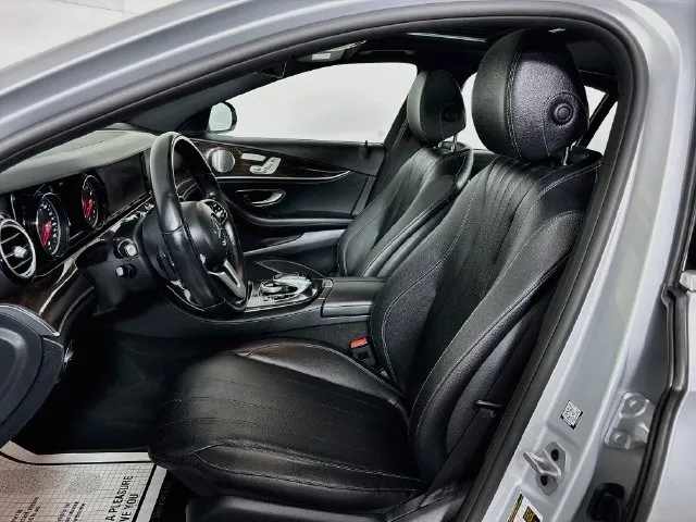 Mercedes-Benz E-Class photo 15