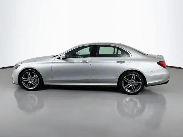 Mercedes-Benz E-Class photo 2