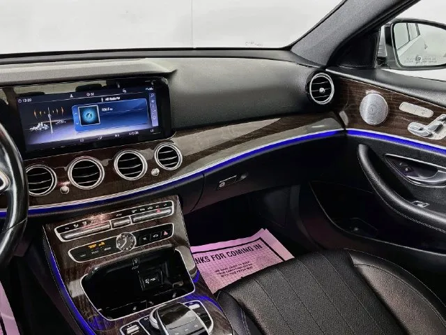 Mercedes-Benz E-Class photo 13