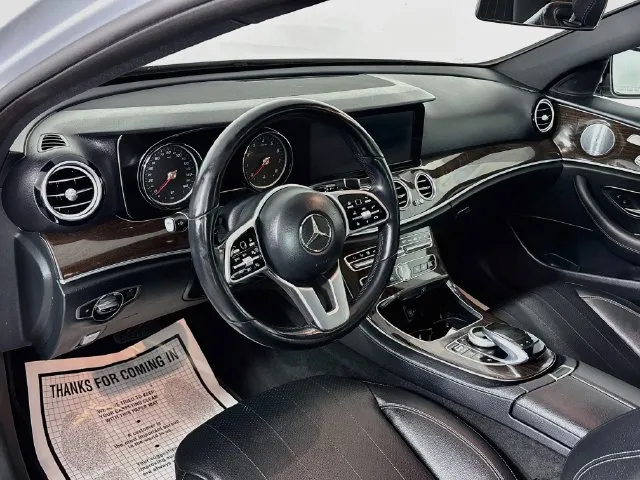 Mercedes-Benz E-Class photo 9