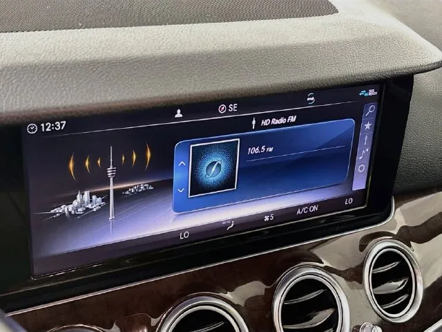 Mercedes-Benz E-Class photo 21