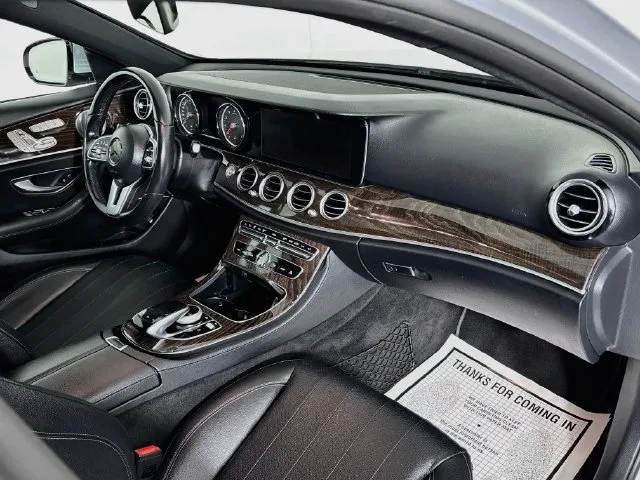 Mercedes-Benz E-Class photo 14