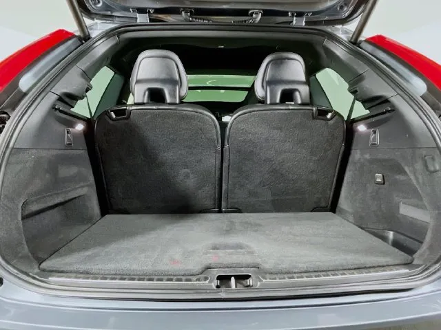 Volvo XC90 photo 31