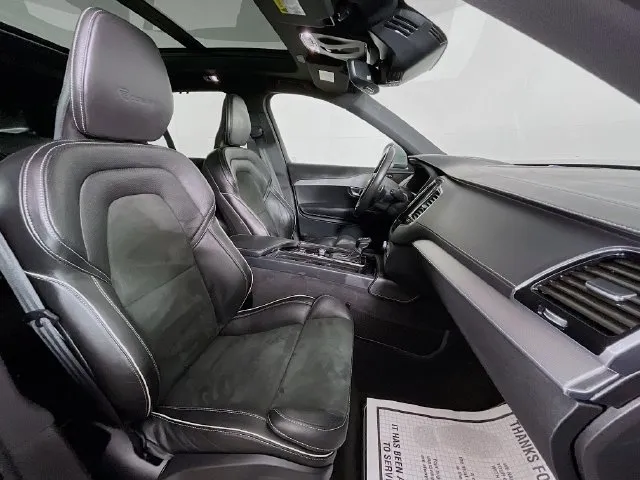Volvo XC90 photo 17