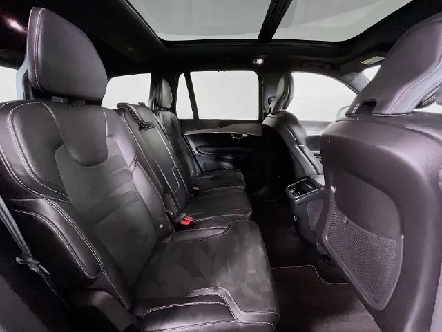 Volvo XC90 photo 19