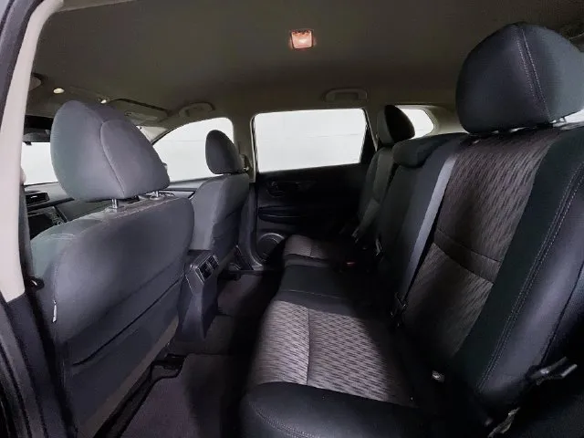 Nissan Rogue photo 18