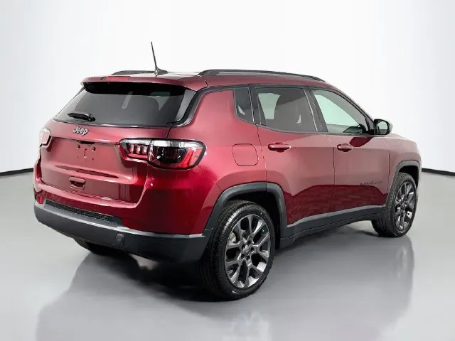 Jeep Compass photo 6
