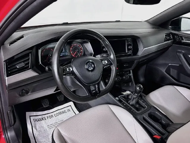 Volkswagen Jetta photo 9