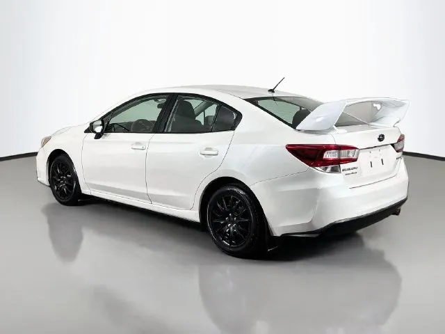 Subaru Impreza photo 3