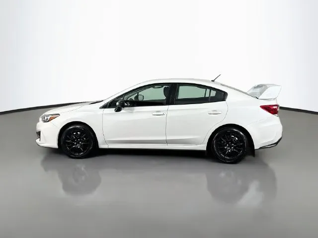 Subaru Impreza photo 2