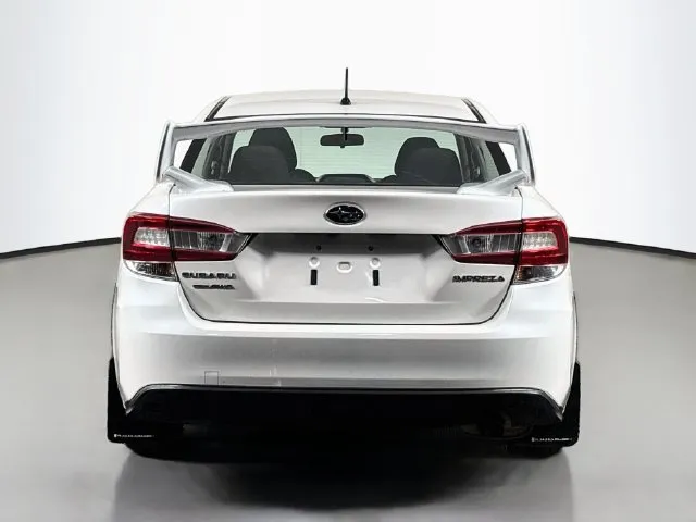 Subaru Impreza photo 8