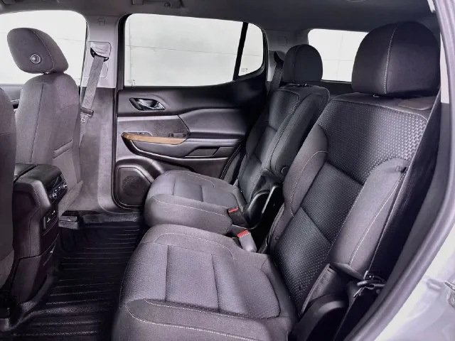 GMC Acadia photo 18
