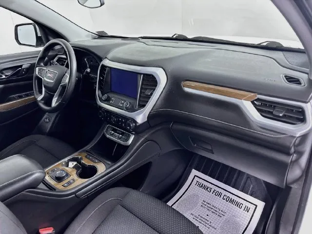 GMC Acadia photo 14