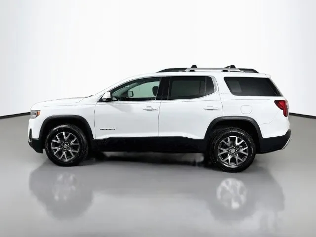 GMC Acadia photo 2