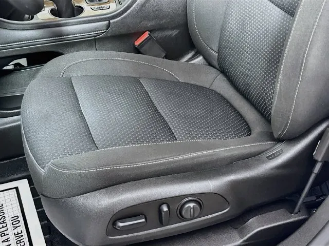 GMC Acadia photo 16