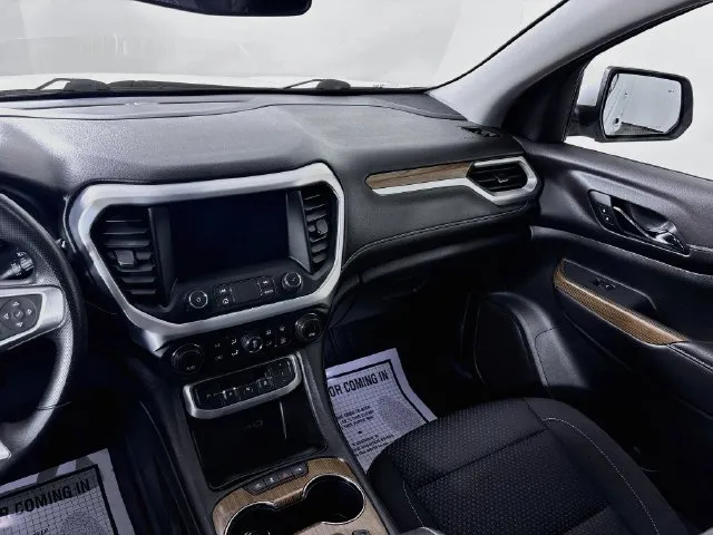 GMC Acadia photo 13