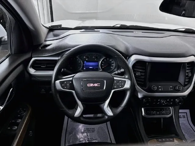 GMC Acadia photo 10