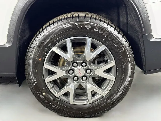 GMC Acadia photo 32