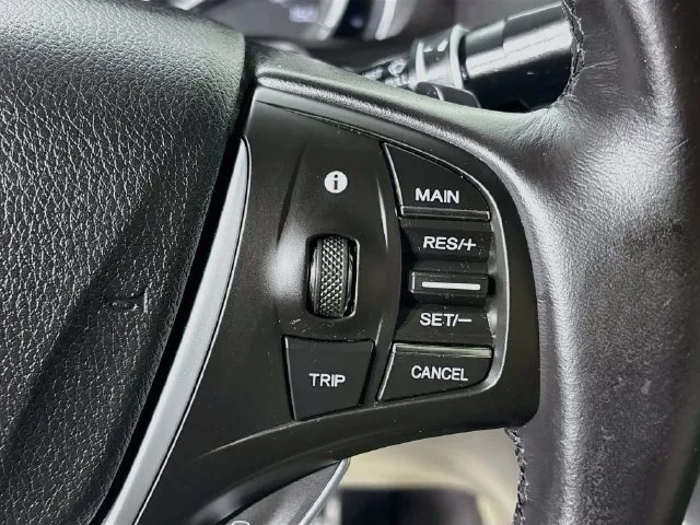 Acura TLX photo 12