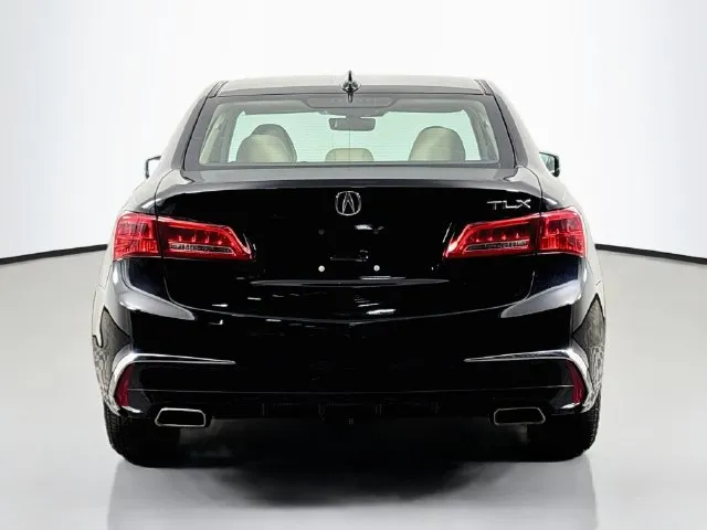 Acura TLX photo 8