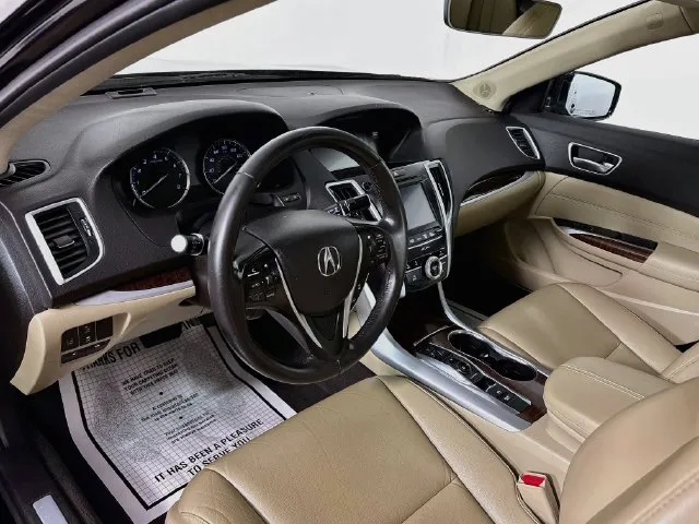 Acura TLX photo 9