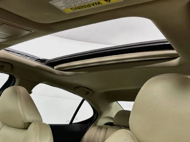 Acura TLX photo 26