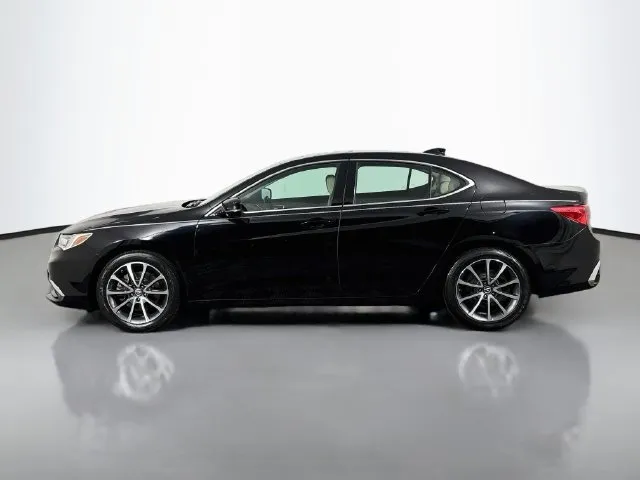 Acura TLX photo 2