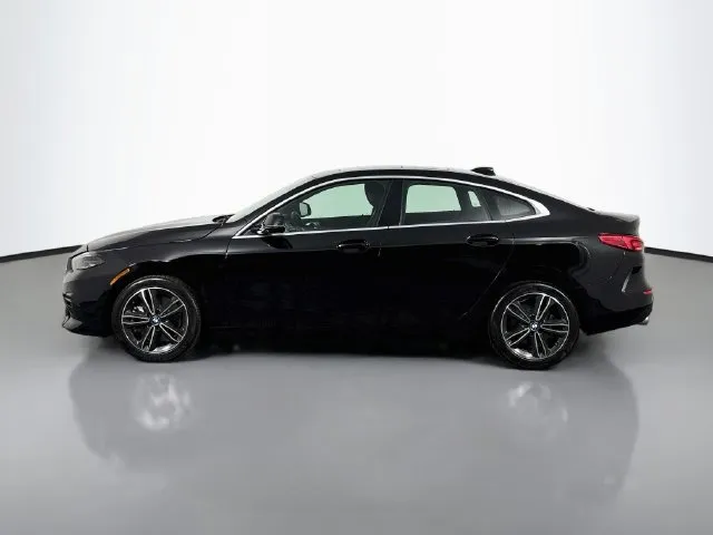 BMW 2 Series photo 2