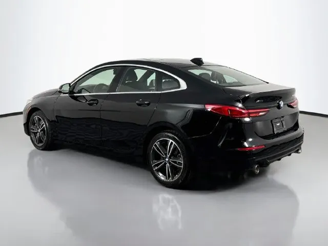 BMW 2 Series photo 3