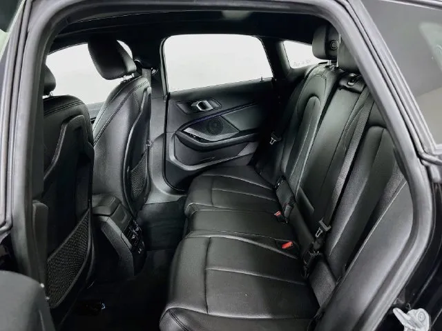 BMW 2 Series photo 18
