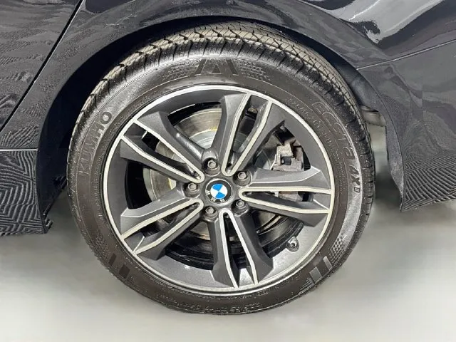 BMW 2 Series photo 32