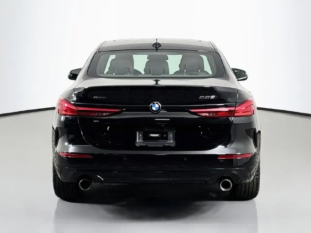 BMW 2 Series photo 8