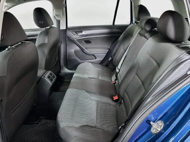 Volkswagen Golf SportWagen photo 18