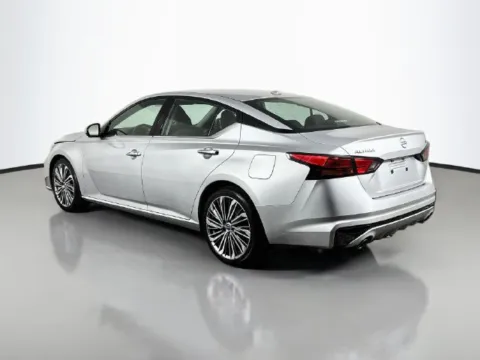 Another view of 2023 Nissan Altima 2.5 SL for sale in Bel Air, MD at Superior Motor Company
