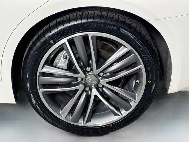 Infiniti Q50 photo 32