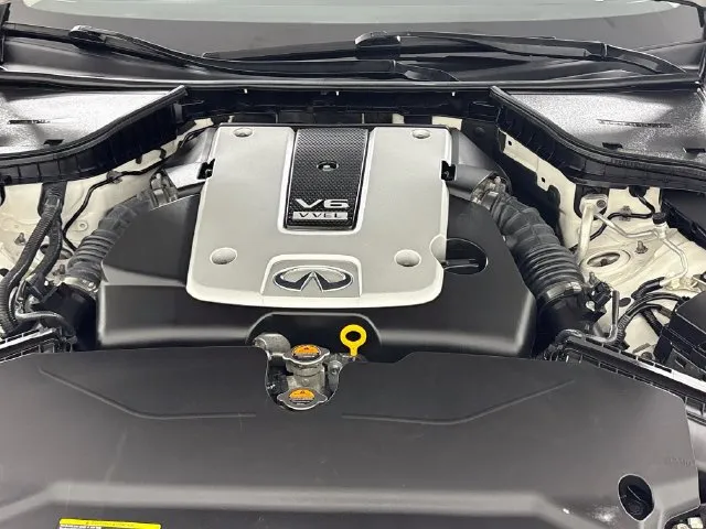 Infiniti Q50 photo 31