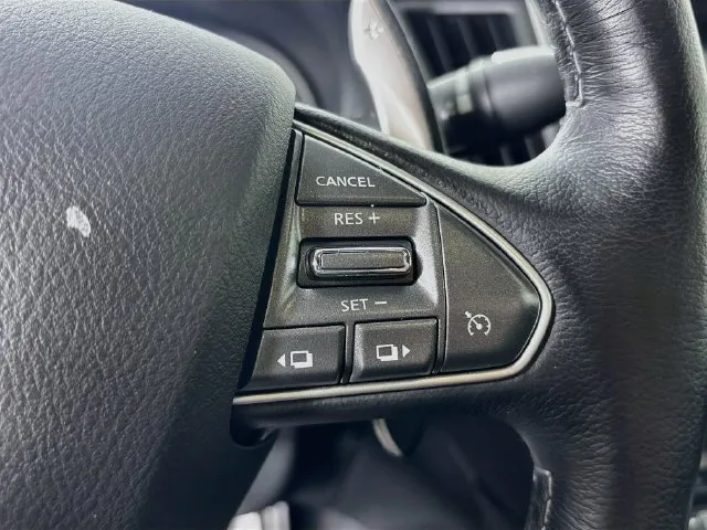 Infiniti Q50 photo 12