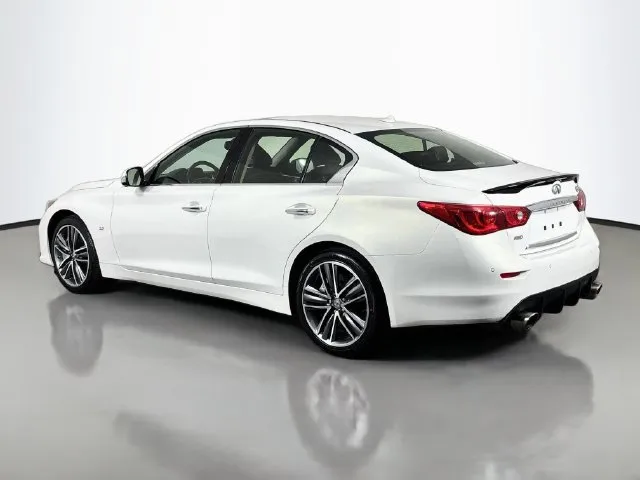 Infiniti Q50 photo 3