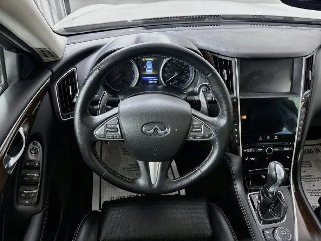 Infiniti Q50 photo 10