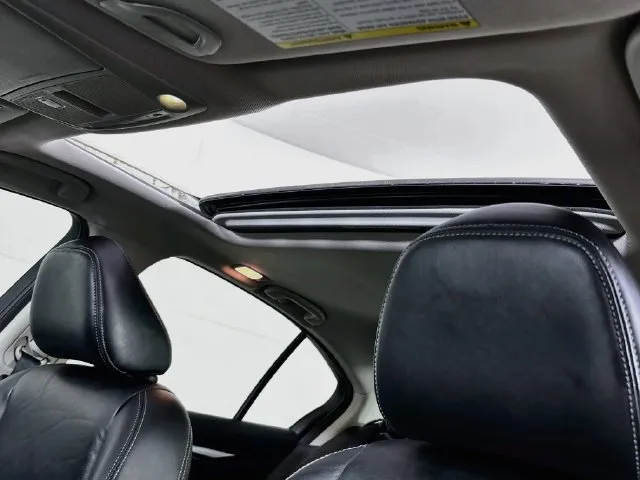 Infiniti Q50 photo 27