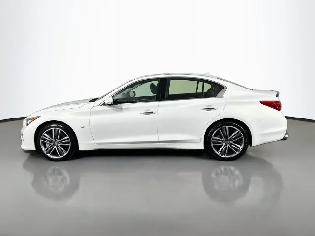 Infiniti Q50 photo 2