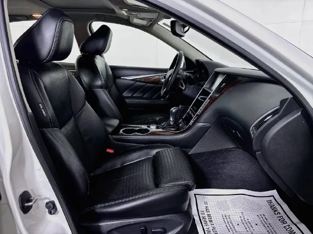 Infiniti Q50 photo 17